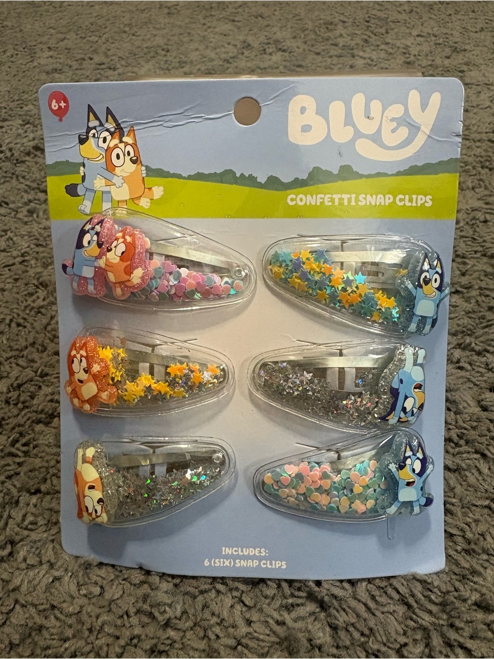 NWT Bluey set of 6 confetti hair snap clips